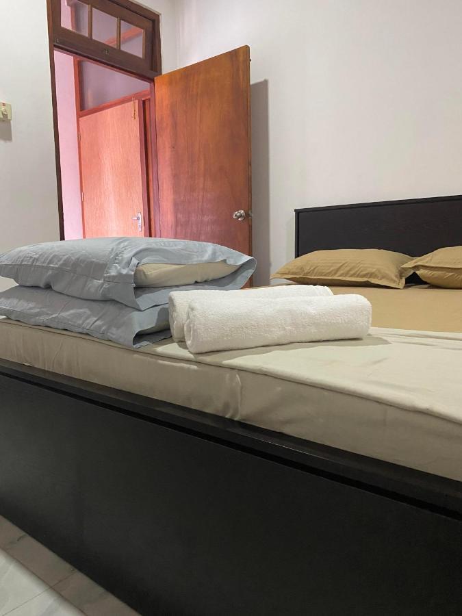 Ice Berg Lägenhet Dehiwala-Mount Lavinia Exteriör bild