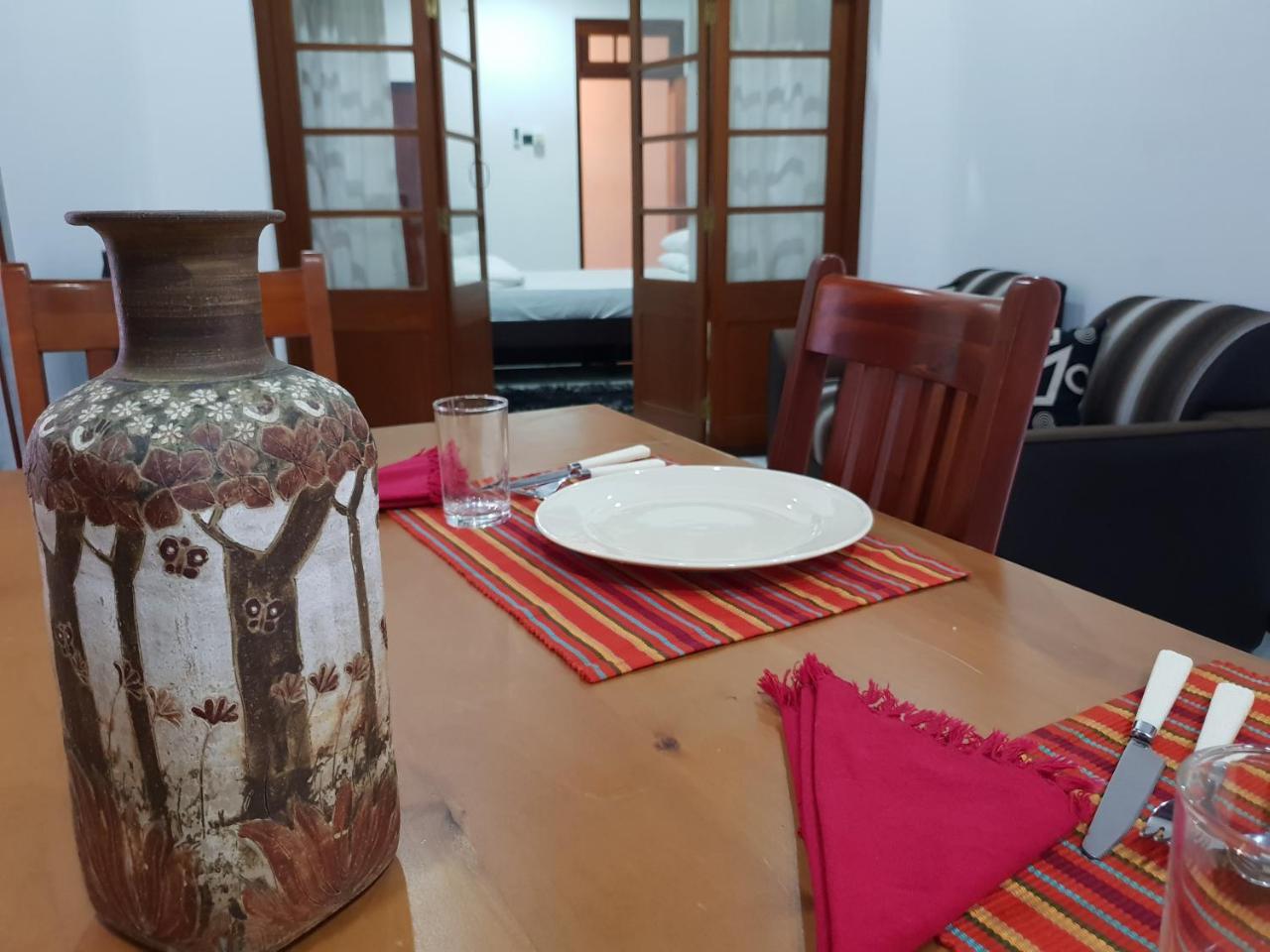 Ice Berg Lägenhet Dehiwala-Mount Lavinia Exteriör bild